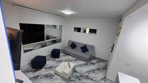 Condominio AZUL RICAURTE Apartamento con 4 piscinas