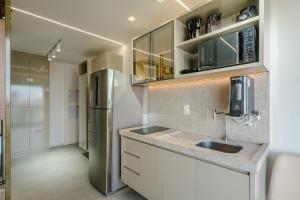 Apartamento de luxo com Varanda Vista Mar Piscina Academia no Corredor da Vitoria