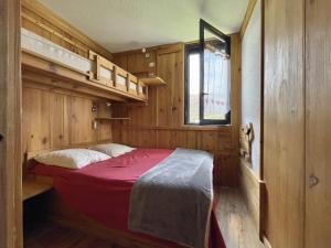 AM03 Spacieux T2 skis aux pieds Les Menuires