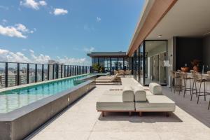 Apartamento de luxo com Varanda Vista Mar Piscina Academia no Corredor da Vitoria