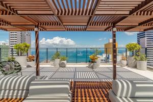 Apartamento de luxo com Varanda Vista Mar Piscina Academia no Corredor da Vitoria