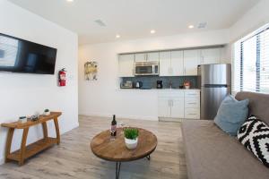 Sunny 1 Bedroom in the Heart of Venice Beach - #3