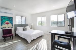 Sunny Studio in the Heart of Venice Beach - #5