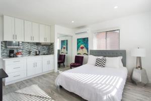 Sunny Studio in the Heart of Venice Beach - #5