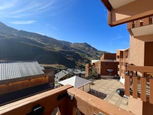 AC306 Spacieux T2 skis aux pieds coeur Menuires