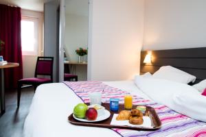 Hotels Kyriad Orthez : Chambre Double