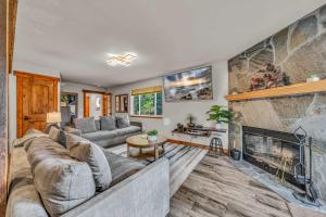 Kings Beach Retreat Hot Tub & Game Loft