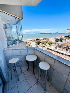 Apartamento Balneário Picarras vista mar, centro