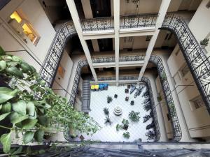 Central - Modern - Cozy - At River