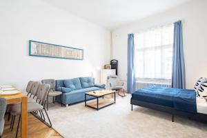 Central - Modern - Cozy - At River