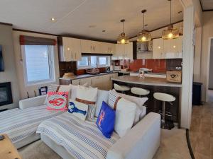 The Lazy Lobster, Beachfront Lodge, Selsey