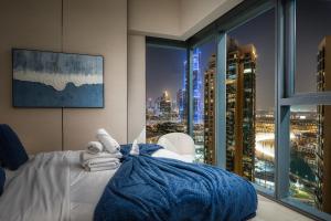 Full Burj Kalifa and Dubai Fountain Views