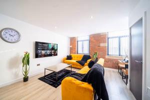 Modern Two-Bedroom Apartment in Bradford