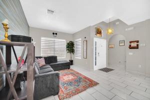 Spacious 4Br Family Villa Near Disney With Pool & Games