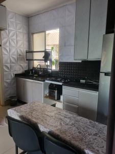 Apto 2 quartos reformado centro