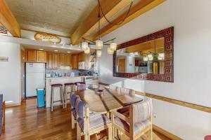 Storm Meadows Club A 215