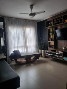 Apto 2 quartos reformado centro