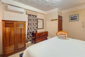 Sunrise King Suite at Hummingbird Home Suites Gold Standard Certified