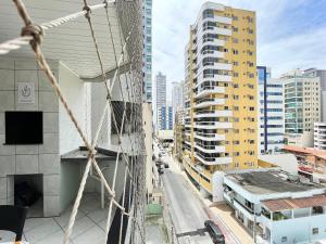 Rua 240 Itapema 2 Quartos Próximo Shopping Russi AT003