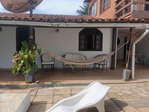 Casa com piscina privativa e churrasqueira