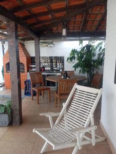 Casa com piscina privativa e churrasqueira