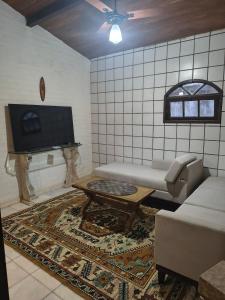 Casa com piscina privativa e churrasqueira