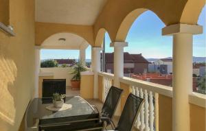 Lovely Apartment In Pakostane With Wifi