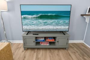 Blue Haven Cottage - 4 mins to White Sandy Beach, 4 mins to Bay, PET Friendly, Fire Pit