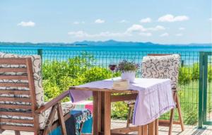 Lovely Home In Privlaka With Private Swimming Pool, Can Be Inside Or Outside 
