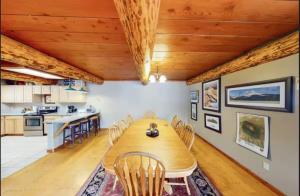 Mountain Basecamp Hot Tub plus Pool Table