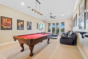Classic 6 Bdrm Retreat with Private Pool at Reunion