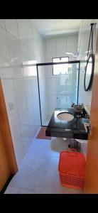 Casa recém construída + piscina, próxima da praia