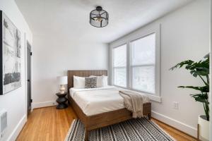 Stay Portland - La Casa Burnside -Local Eateries -Shops - Bars