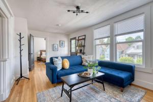 Stay Portland - La Casa Burnside -Local Eateries -Shops - Bars