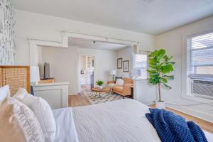 Stay Portland - La Casa Burnside - Local Eateries - Shops - Bars