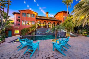 Skyline and Bay Views Spanish Villa Pool and Hot Tub