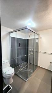 SUITE SEIS SEIS SUITE DOBLE Premium Suite TEC CEM con Cocineta WiFi Balcón Parking Terraza