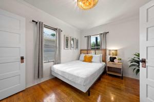 Mid-City 2BR Retreat Firepit Nights with Free Parking