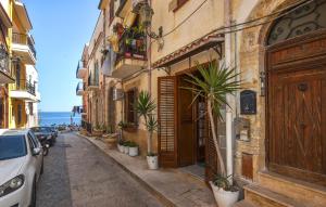 3 Bedroom Stunning Home In Trappeto