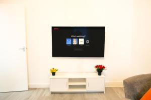 Cozy 2BR Flat Near Cardiff City Centre Stadium Shops Uni