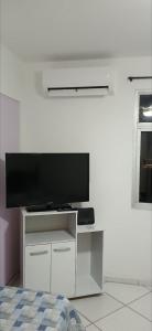 Apartamento em Jacaraípe com quarto climatizado