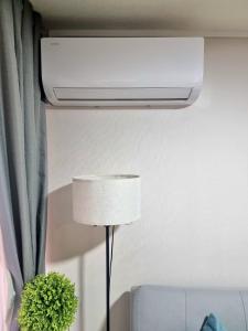 Departamento con AC frente a Movistar Arena