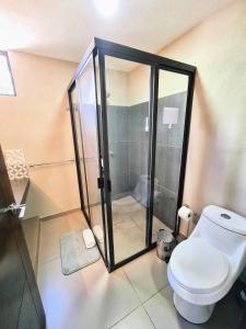 SUITE SEIS SEIS SUITE DOBLE Premium Suite TEC CEM con Cocineta WiFi Balcón Parking Terraza