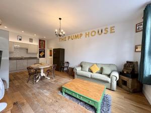 Flat 2, Waterloo Apartments