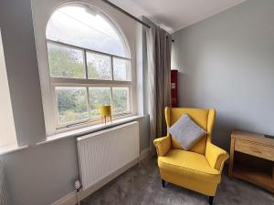 Flat 2, Waterloo Apartments