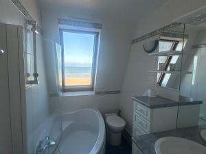 Appartement avec terrasse panoramique, acceptant les animaux, parking - FR-1-487-281