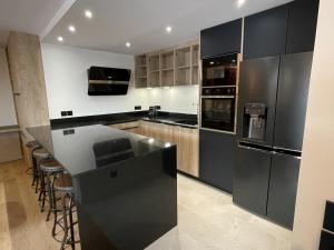 Appartement de standing 3 chambres au centre, pied de piste, parking et WIFI - FR-1-836-5