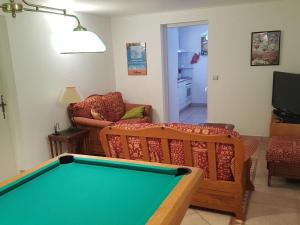 Appartement 2 chambres pour 5 pers avec billard et parking - FR-1-836-11