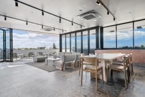 Stylish Studio Near Fremantle Cafés and Beaches