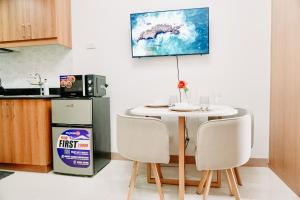 Lush Living 1BR with Balcony near Ayala Makati